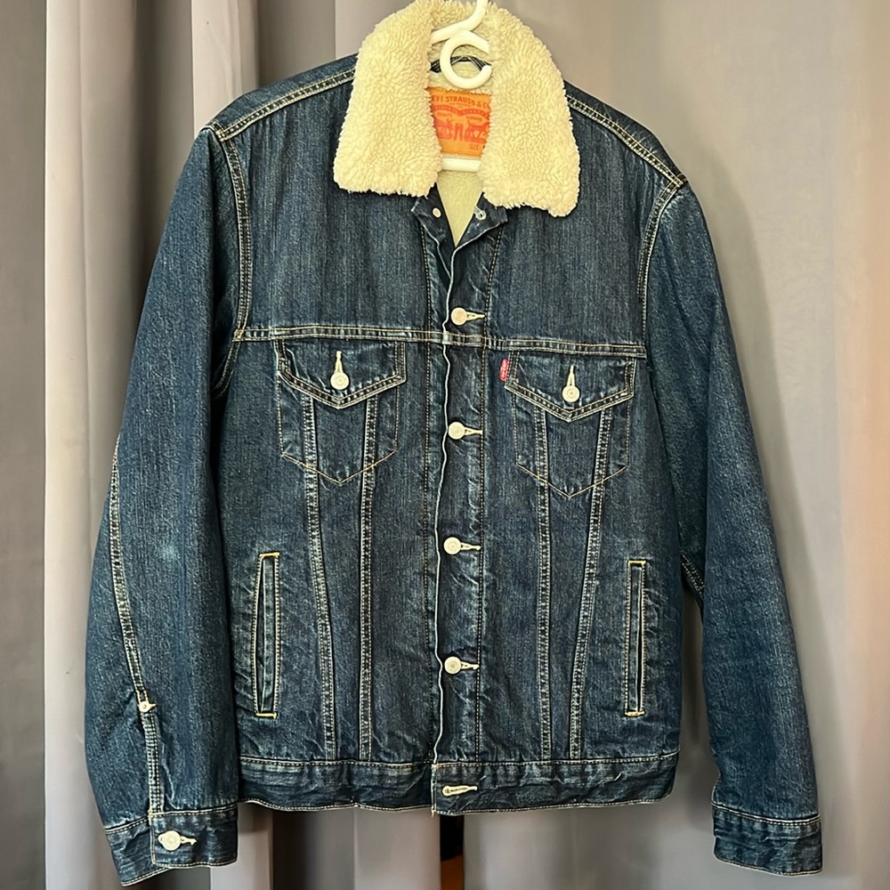 Levi’s Sherpa denim jacket - size Medium